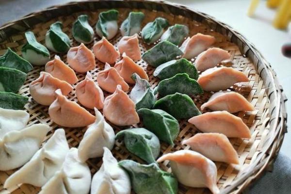 冬至饺子图 冬至饺子：传统美食与家庭团聚
